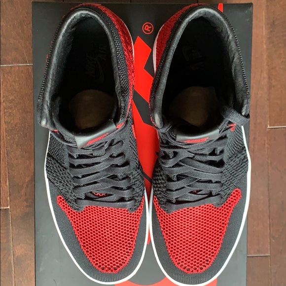 Air Jordan 1 Retro Hi Flyknit - Picture 5 of 8